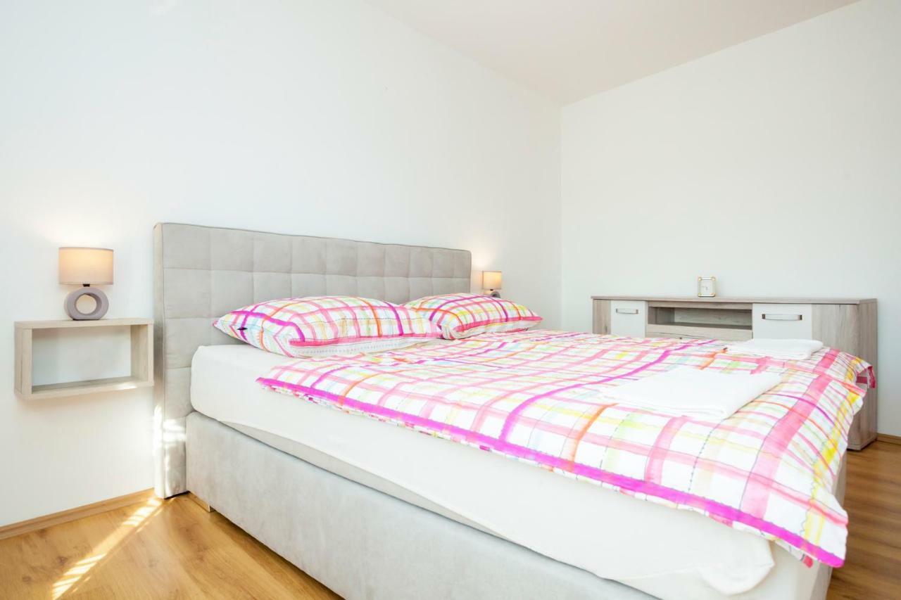Holiday Apartment Ivica Milohnici Dış mekan fotoğraf