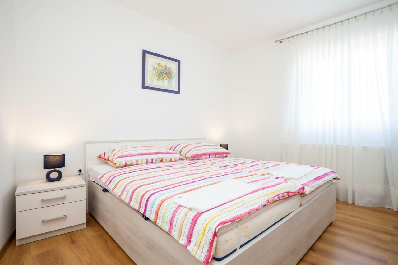 Holiday Apartment Ivica Milohnici Dış mekan fotoğraf